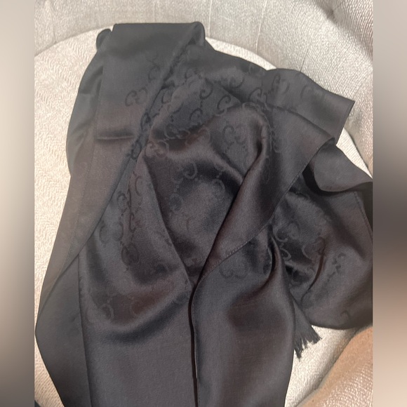 Gucci NWT silk & wool long GG shawls NEW, choose color when you buy - Picture 14 of 16